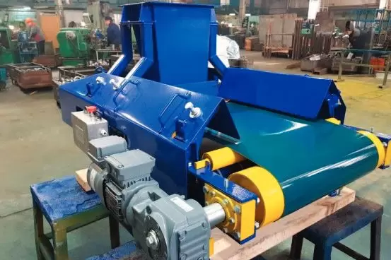 Batch weigher for bulk materials Batch weigher for bulk materials
